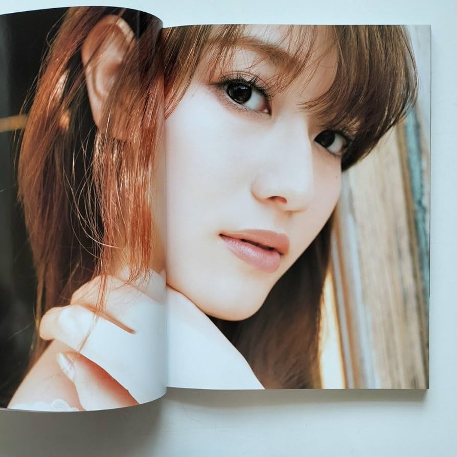 Amazon.co.jp: a6. 元欅坂46 守屋茜 ファースト写真集 潜在意識